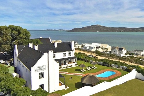 The Farmhouse Hotel buitenkant